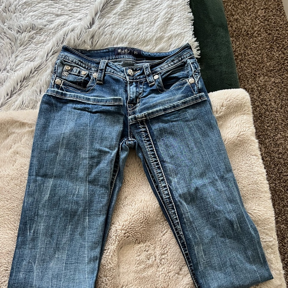 Miss Me Jeans Size 25 (needs repaired)